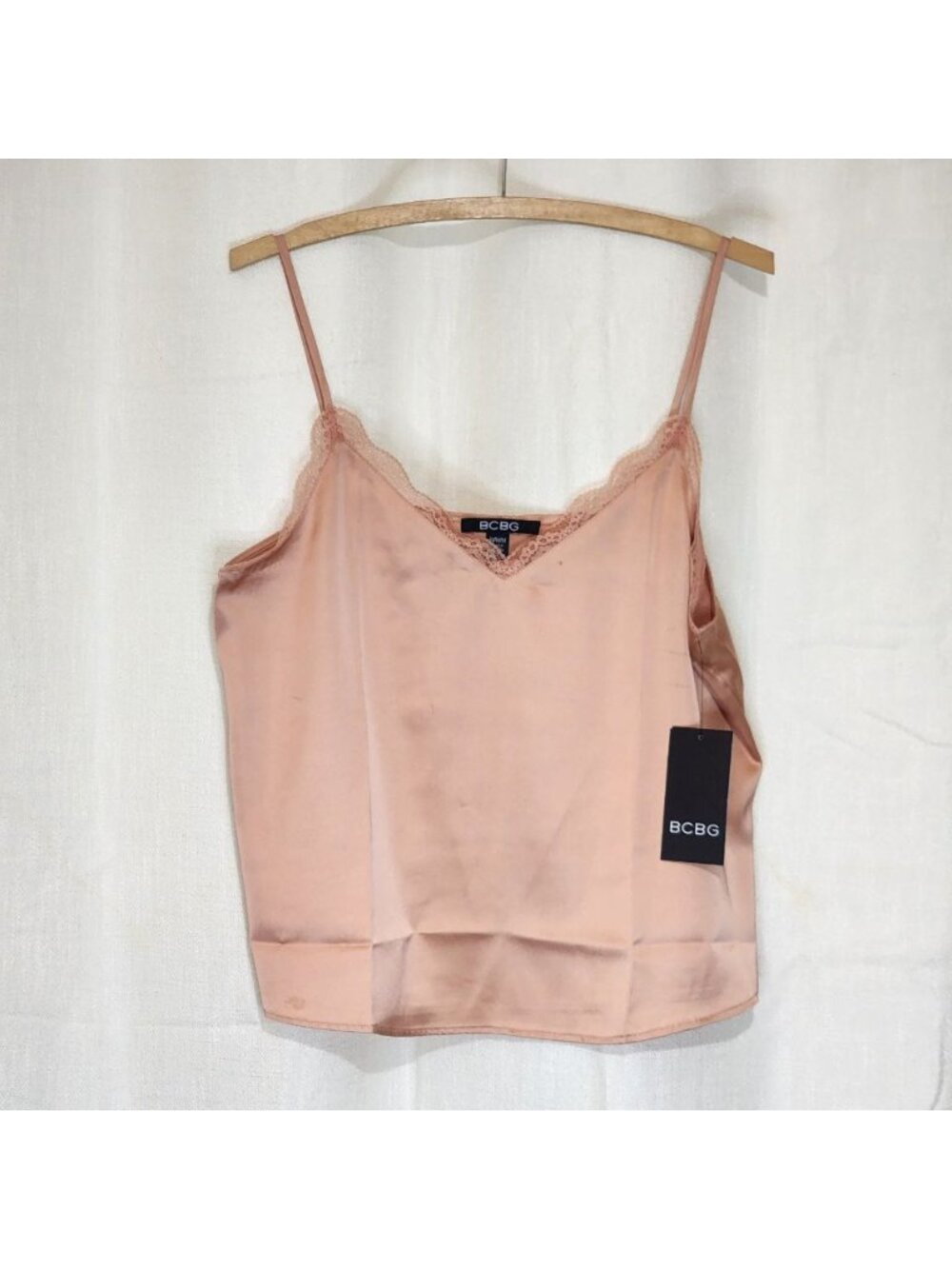 BCBG Women's Cami Lace Top V-neck Sleeveless Pullover Peach Size Medium NWT